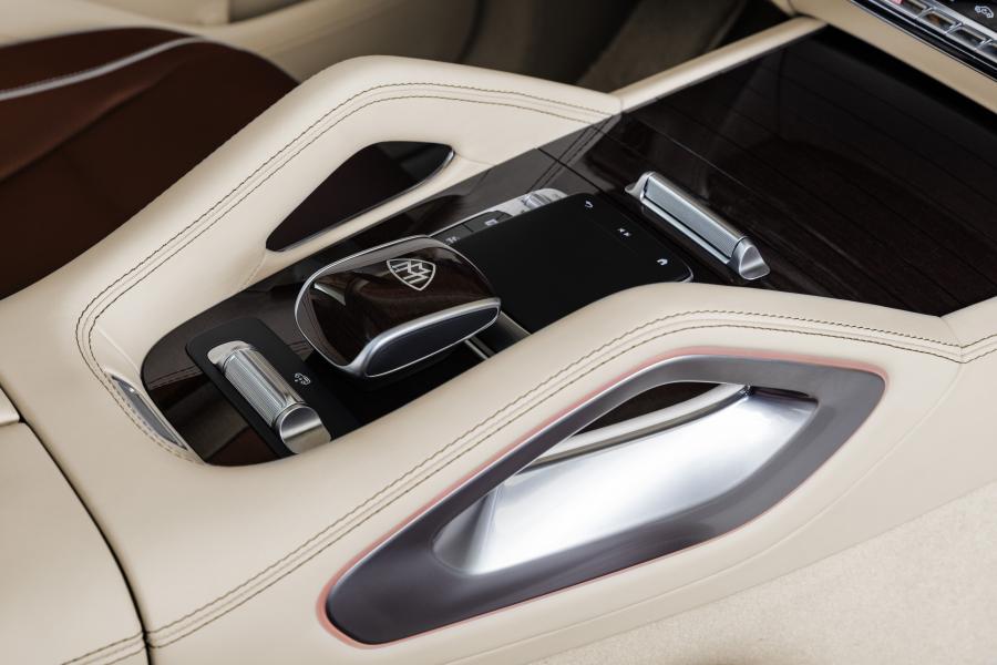 Детали интерьера Mercedes-Maybach GLS600 4Matic (X167) 2020 года  (WW) (фото 48 из 66)